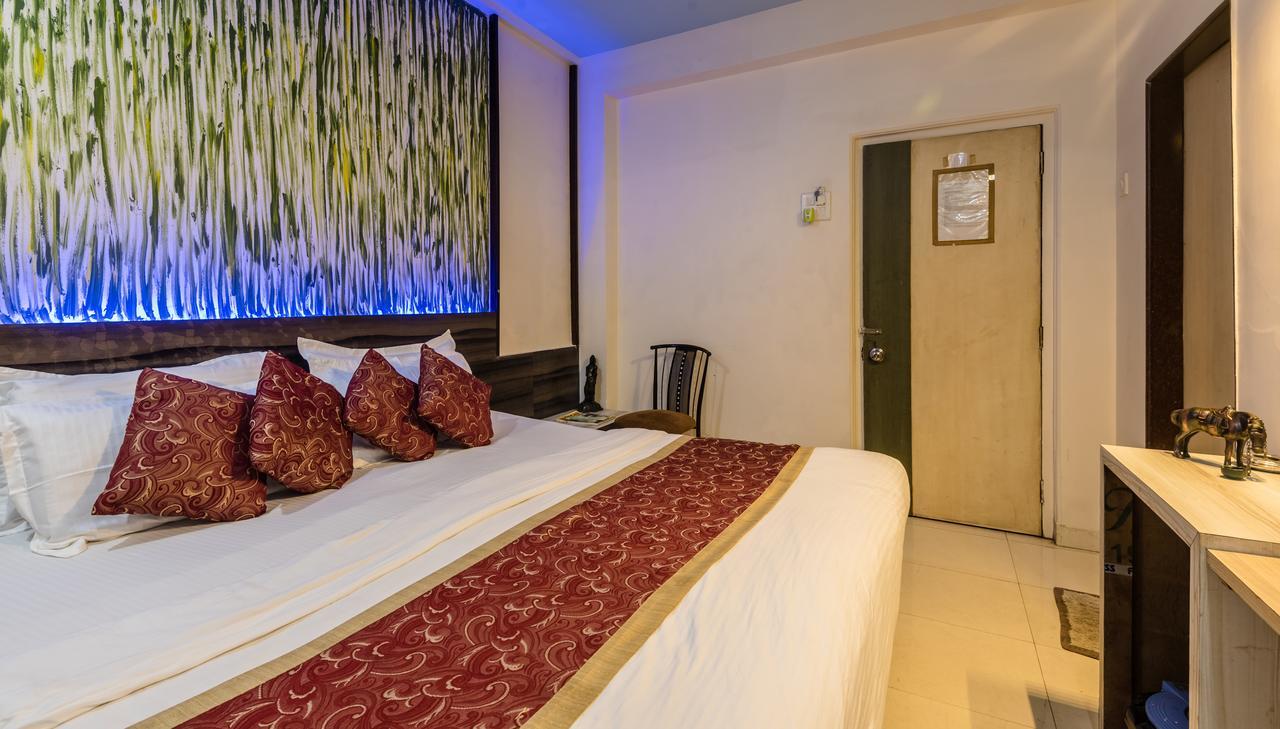 Hotel Panchratna 판벨 외부 사진