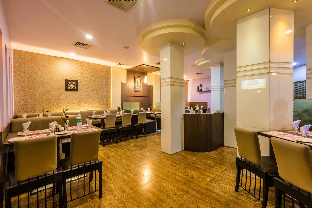 Hotel Panchratna 판벨 외부 사진