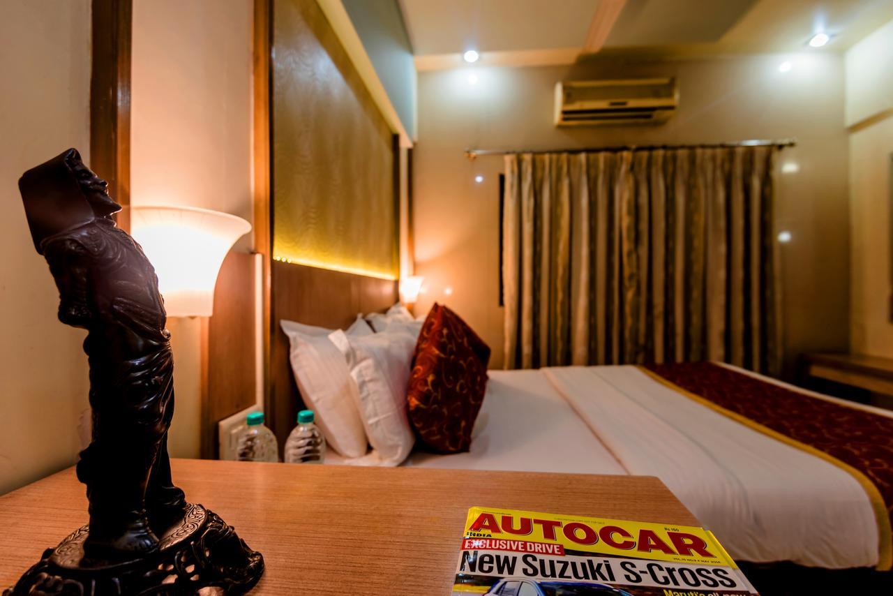 Hotel Panchratna 판벨 외부 사진