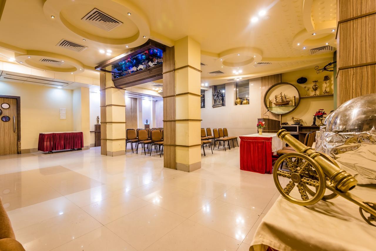 Hotel Panchratna 판벨 외부 사진