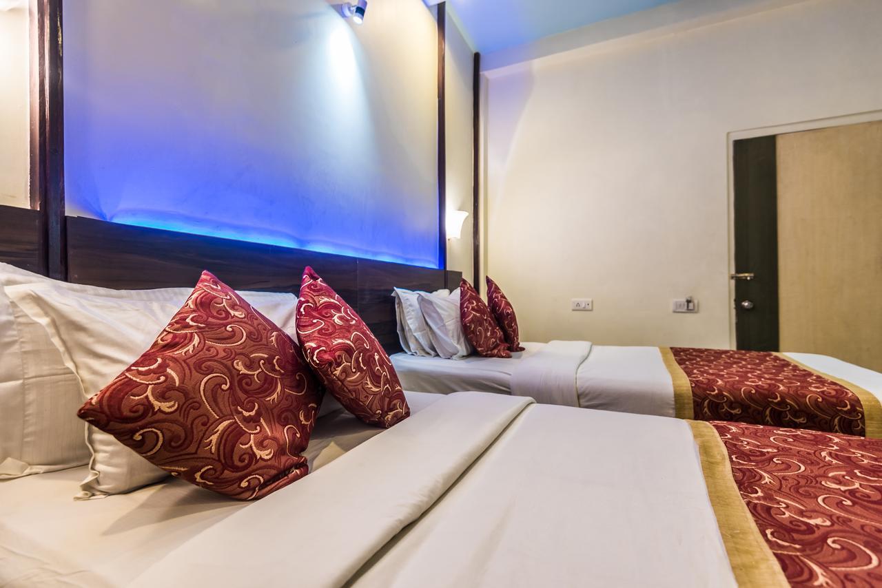 Hotel Panchratna 판벨 외부 사진