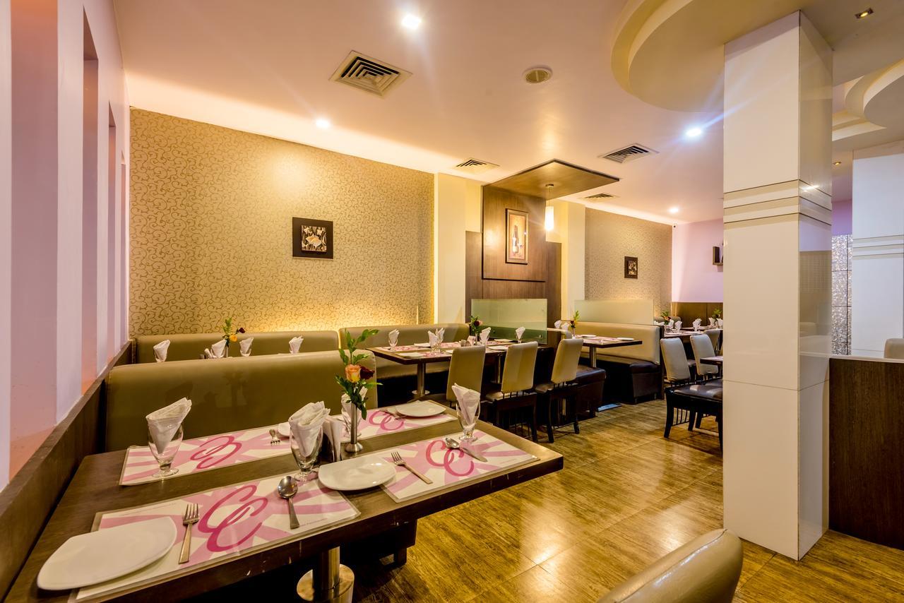 Hotel Panchratna 판벨 외부 사진