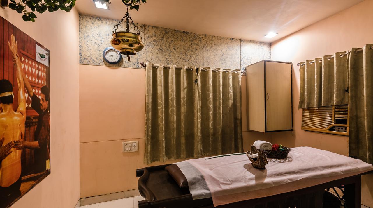 Hotel Panchratna 판벨 외부 사진