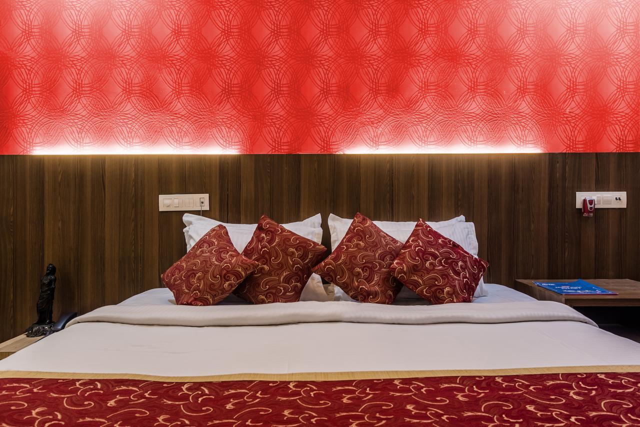 Hotel Panchratna 판벨 외부 사진