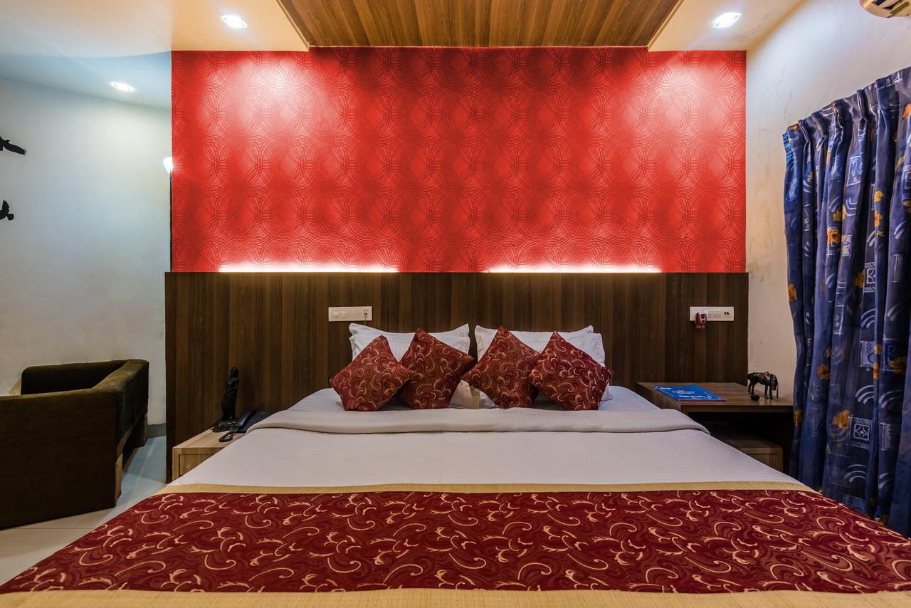 Hotel Panchratna 판벨 외부 사진